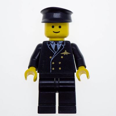 Pilot, Black Suit with Tie and Airplane Badge, Black Hat (3626a Head)