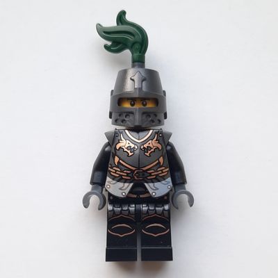 Dragon Knight, Black, Armor, Helmet with Dark Green Plume (Pearl Titanium)