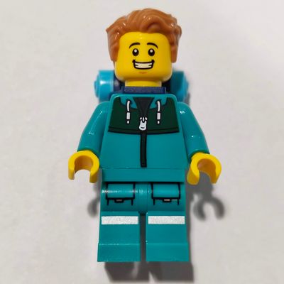 Hiker, Dark Turquoise Tracksuit, Medium Nougat Hair, Backpack
